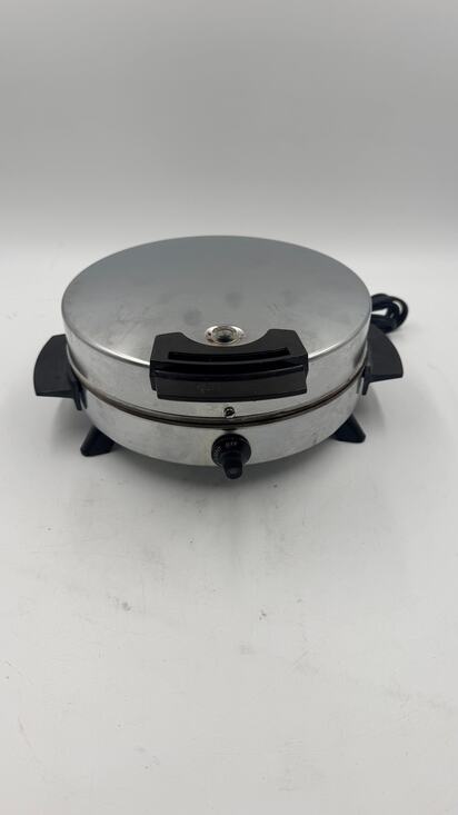 Toastmaster Other - Vintage Toastmaster Waffle Maker W252A Baker Iron Non-Stick Chrome MCM Modern
